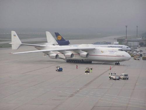 Antonov 225 o maior avi�o do mundo