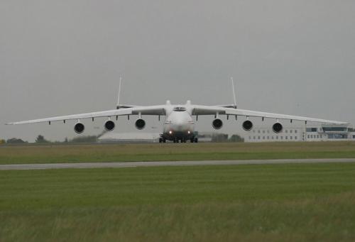 Antonov 225 o maior avi�o do mundo